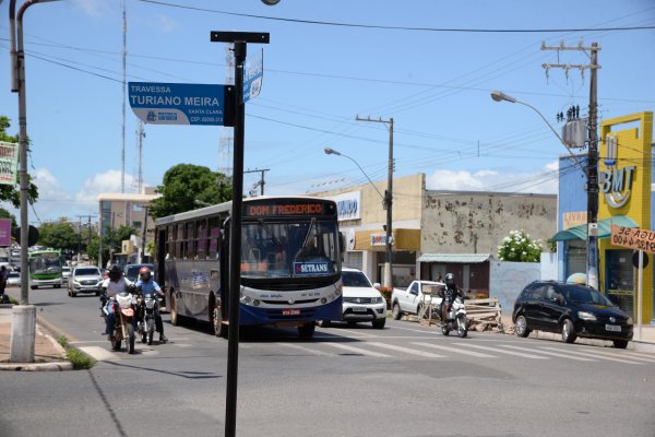 Placas de identificação de ruas começam a ser instaladas em Santarém