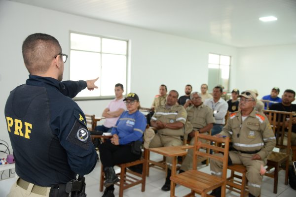 Agentes de Trânsito da SMT recebem capacitação para atendimento ao cidadão