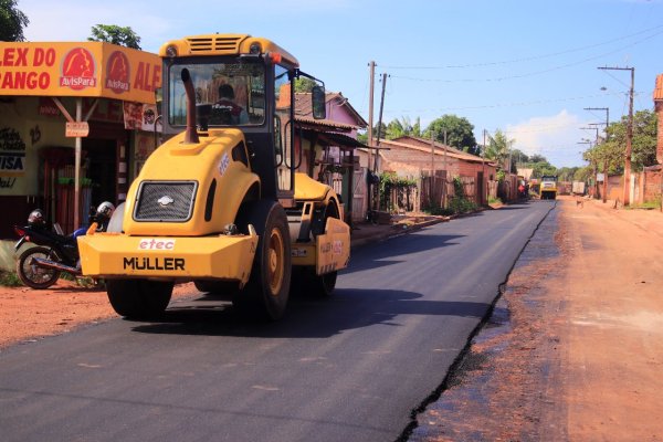 Prefeitura inicia pavimentação da Rua Marcílio Dias dentro dos bairros Jutaí e Área Verde