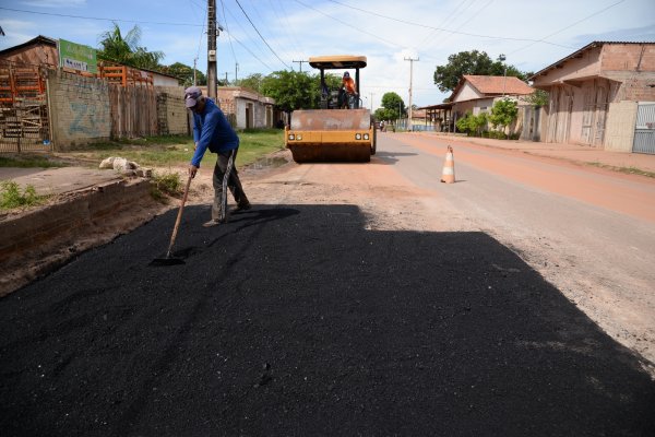 Prefeitura trabalha com várias frentes de serviço nas ruas de Santarém