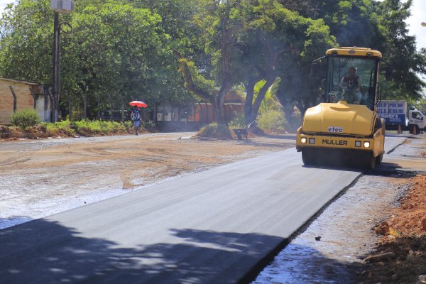 Novo trecho da Avenida São Nicolau no bairro Aeroporto Velho é asfaltado