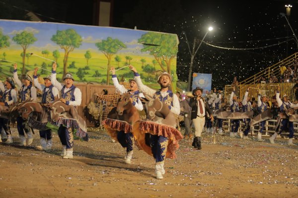 45º festival Folclórico: Grupo "Big Ben" vence a categoria Quadrilha Estilizada