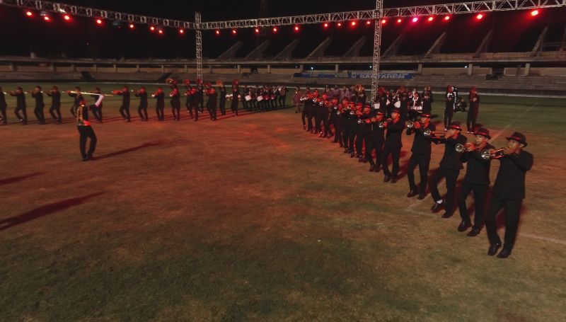 Mais de cinco mil pessoas prestigiam a primeira noite do XIII Festival de Bandas Fanfarras