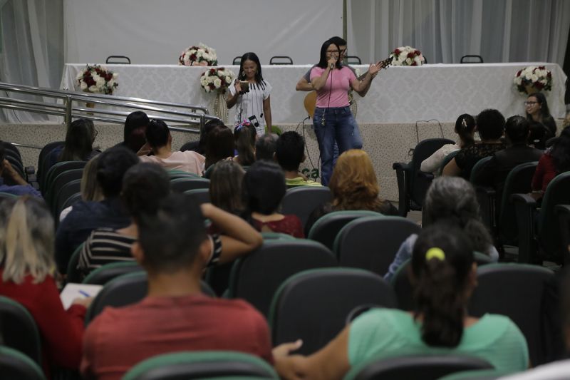 Pasta da Educação discute primeira versão do Currículo Escolar Municipal 2020