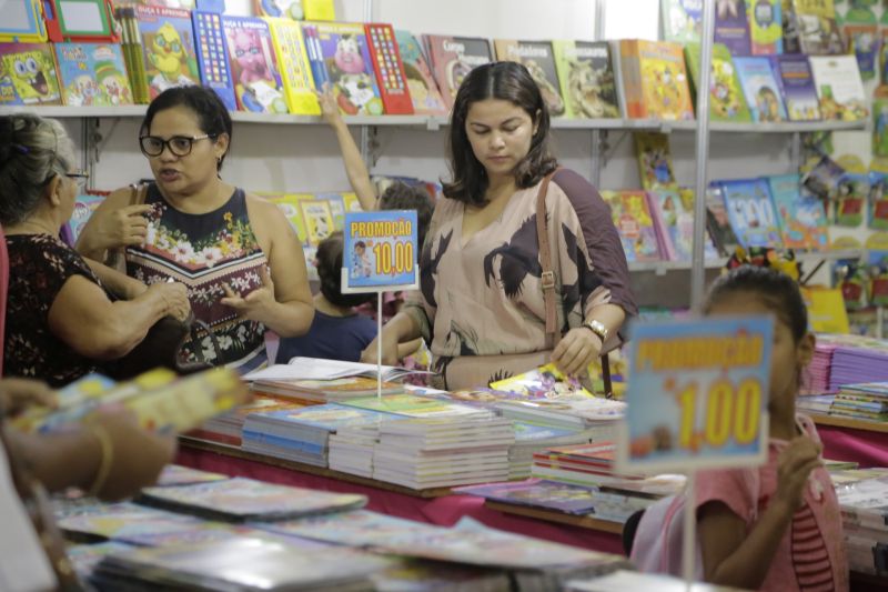 I Festa Literária de Santarém consagra autores e grandes obras em noite de autógrafos