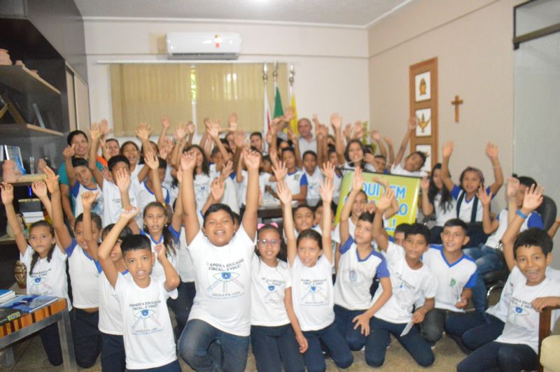 Em visita à Prefeitura de Santarém, estudantes exercitam educação fiscal na prática