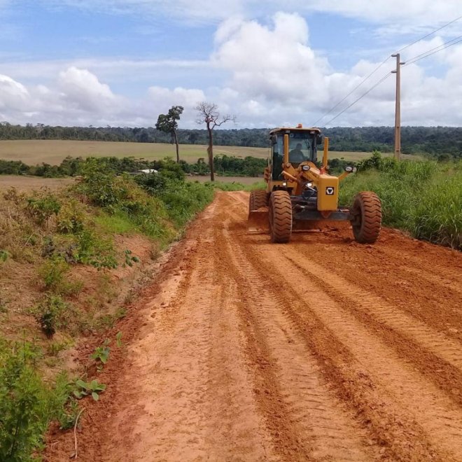 Prefeitura segue com serviços de terraplenagem na região do Ituqui