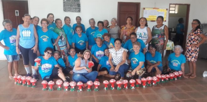 Oficinas de artesanato estimulam criatividade de idosos do CCI