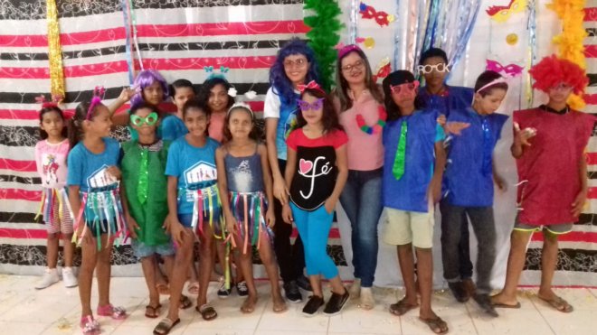 Festas de Carnaval valorizam autoestima de idosos e adolescentes usuários dos Cras de Santarém