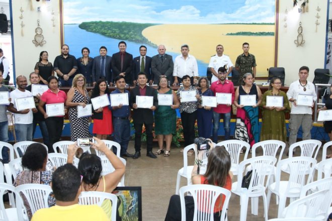 Sessão da Câmara de Santarém homenageia artesãos santarenos