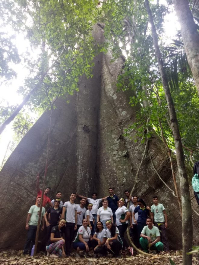 Alunos do IFPA e jornalista alemã participam de vivência turística na Flona do Tapajós