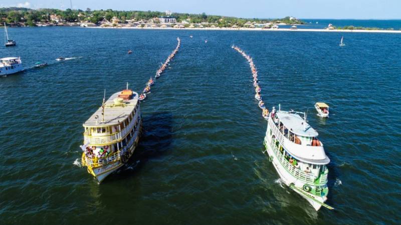 Tradição com mais de 300 anos é mantida em Alter do Chão com Procissão Fluvial e Busca dos Mastros