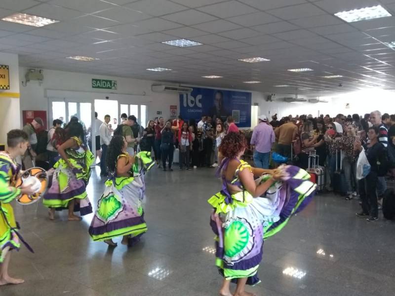 Receptivo do Festival de Cinema encanta turistas no Aeroporto de Santarém