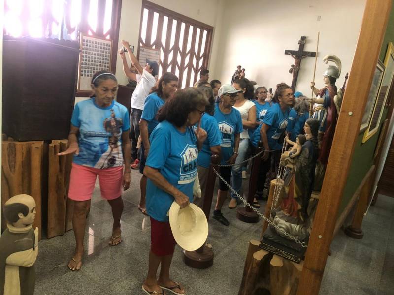 Cras Santana promove passeio para idosos e grupo de mulheres