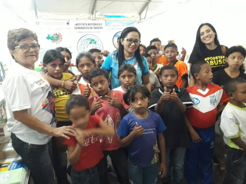 Festa Literária de Santarém recebe estudantes e emociona crianças venezuelanas