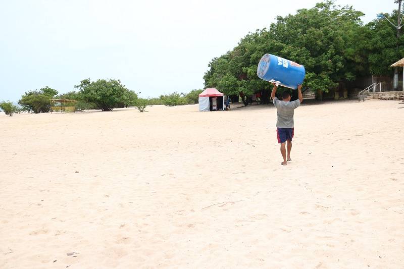 Praia ganha reforço para coleta de resíduos no Festival do Charutinho