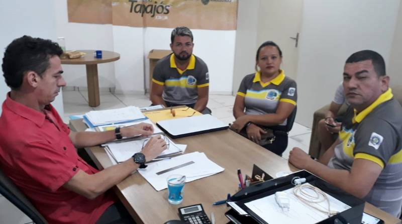 Prefeitura garante apoio à seleção santarena feminina na Copa Oeste