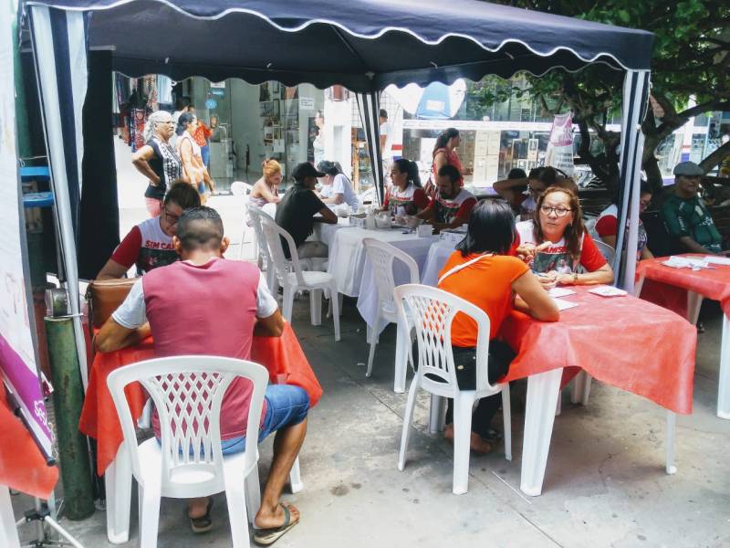 Campanha Dezembro Vermelho encerra com ações de Saúde na praça do bairro Santarenzinho