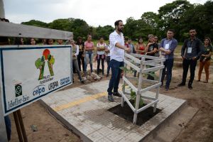 Apresentado modelo de gradil e cova para arborização de passeio público