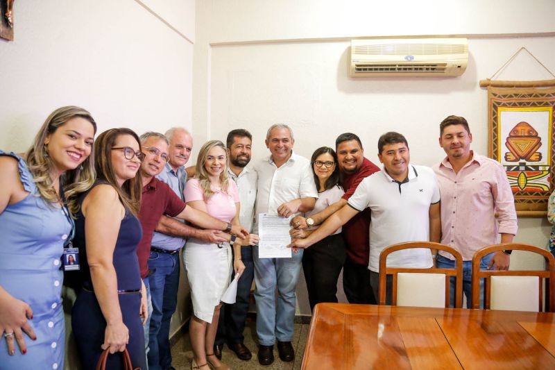 Prefeito Nélio Aguiar assina contrato para reforma da obstetrícia do Hospital Municipal