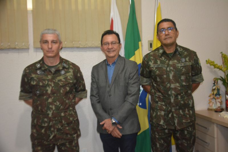 Prefeito em exercício recebe visita do novo delegado da Junta de Serviço Militar de Santarém