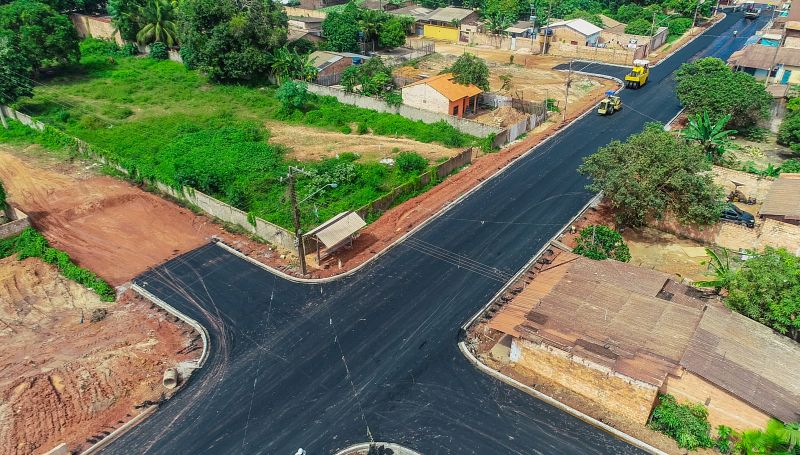 Prefeitura prossegue com serviços de infraestrutura no anel viário da Área Verde/Jutaí