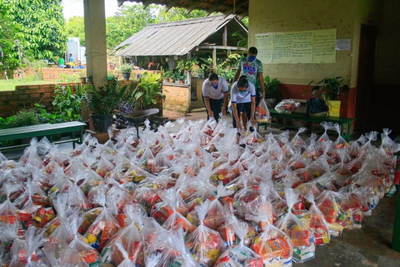 Prefeitura finaliza entrega de kits de alimentação escolar para escolas da região de Rios