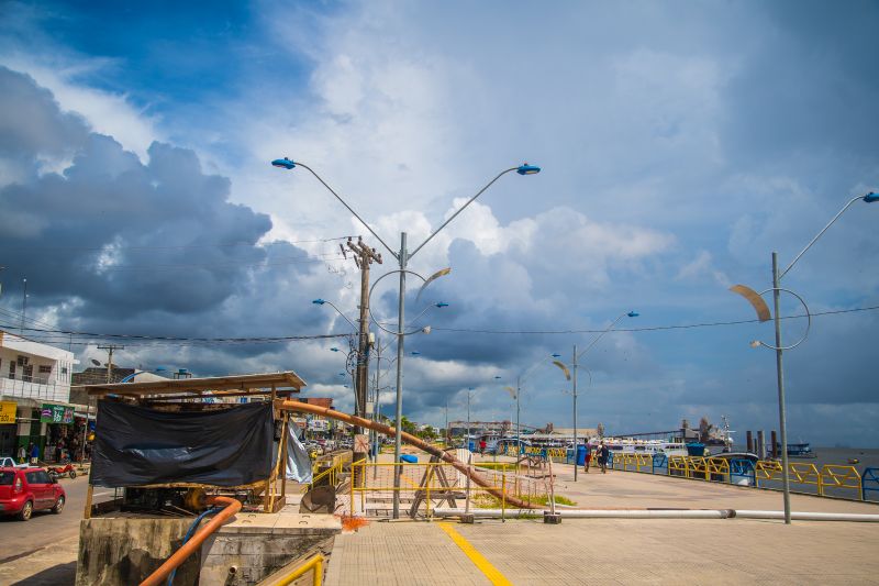 Bomba de sucção é instalada na Avenida Tapajós