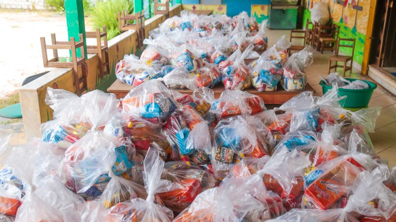Prefeitura de Santarém entrega kits de alimentação escolar à grande área do Santarenzinho e Maracanã