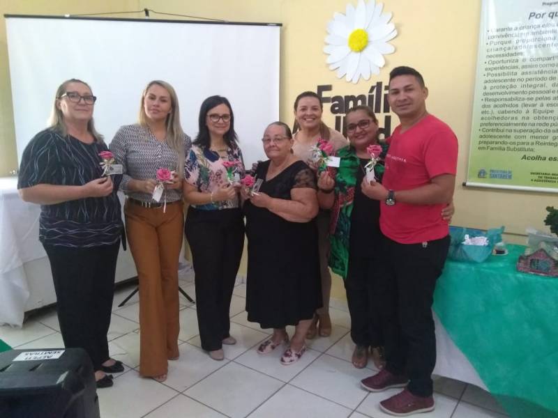 Programa Família Acolhedora: universitária reúne famílias em conclusão de intervenção