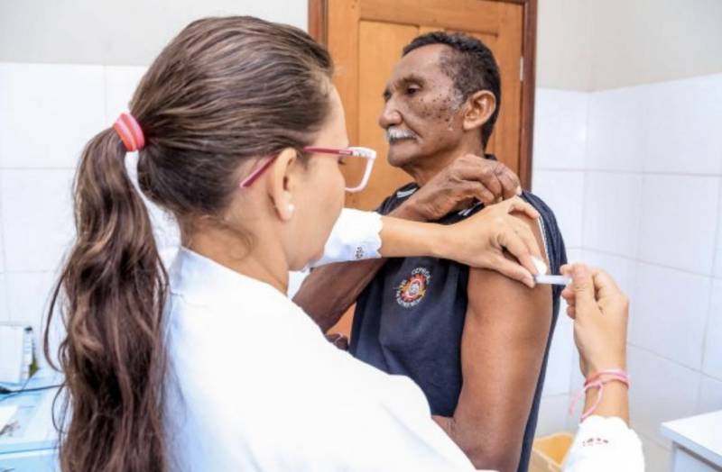 Idosos e Profissionais de Saúde abrem o cronograma da Campanha de Vacinação contra a Influenza em Santarém