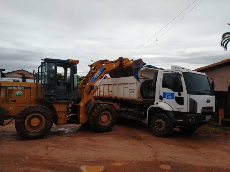 Combate ao Aedes aegypti: força-tarefa da Prefeitura de Santarém recolhe entulhos no bairro da Matinha