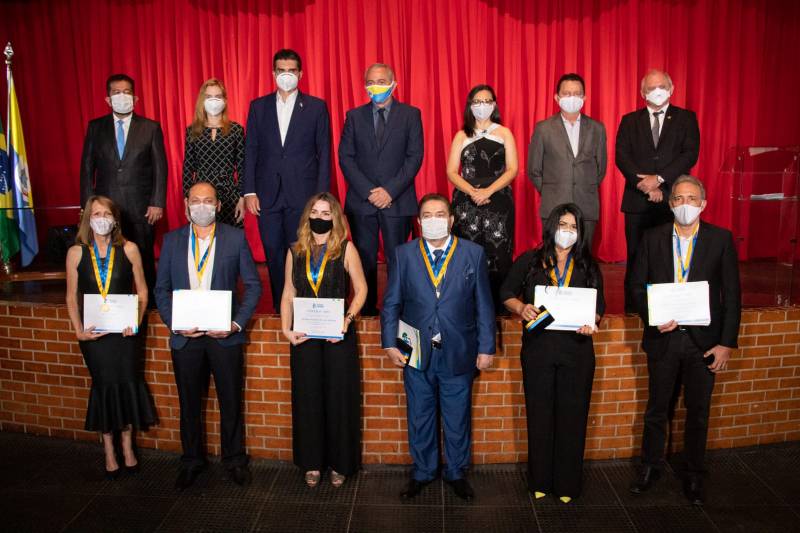 Santarém recebe presente e homenageia filhos com a Medalha Padre Felipe Bettendorf