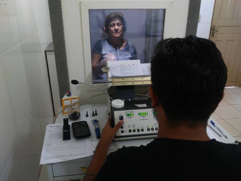 Ação da Prefeitura garante a idosos a realização de exames auditivos