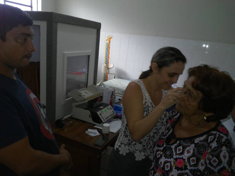 Idosos do Aeroporto Velho recebem ação de consultas auditivas