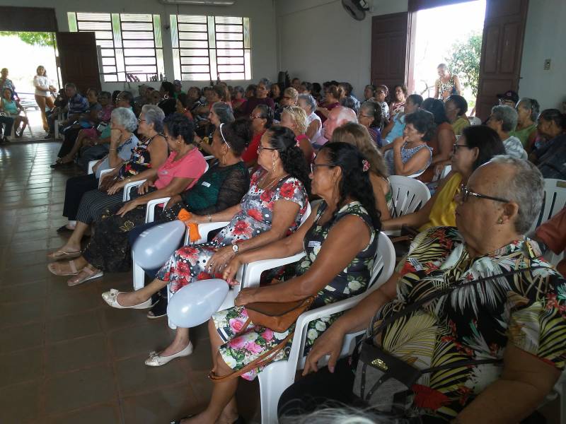 Idosos participam de programação alusiva ao 'Janeiro Branco'
