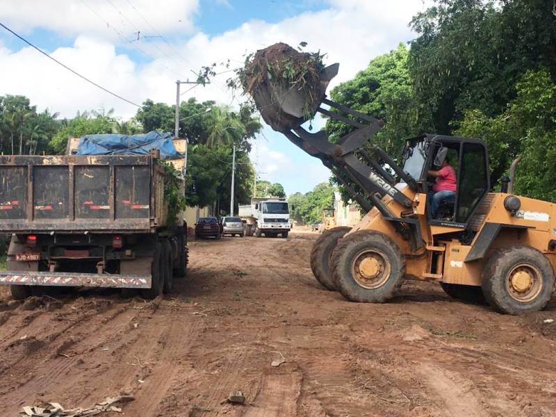 Infraestrutura continua recuperação e limpeza da cidade