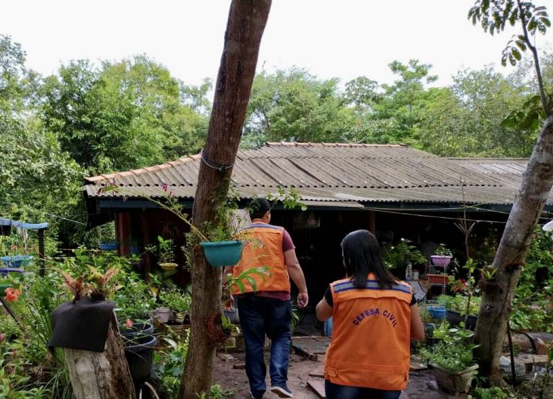 Defesa Civil de Santarém realiza vistoria em casa atingida por raio na Comunidade São Sebastião