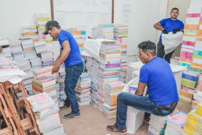 Prefeitura de Santarém distribui mais de 30 toneladas de livros aos estudantes da zona rural