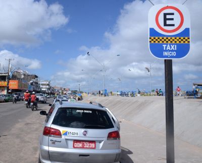 Toque de recolher: taxistas, mototaxistas e motoristas de aplicativos podem oferecer o serviço