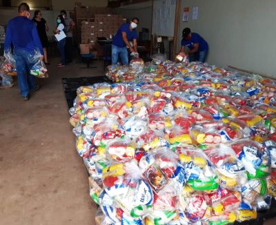 Prefeito manda iniciar distribuição de alimentos da merenda escolar para mais de 60 mil estudantes