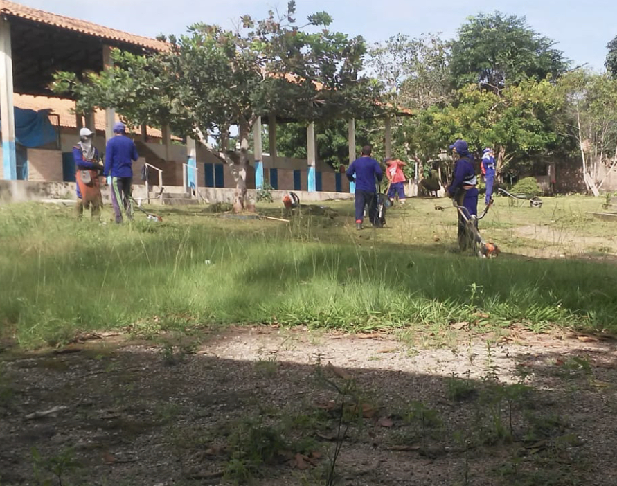 Intenso trabalho de limpeza pública é realizado em Alter do Chão