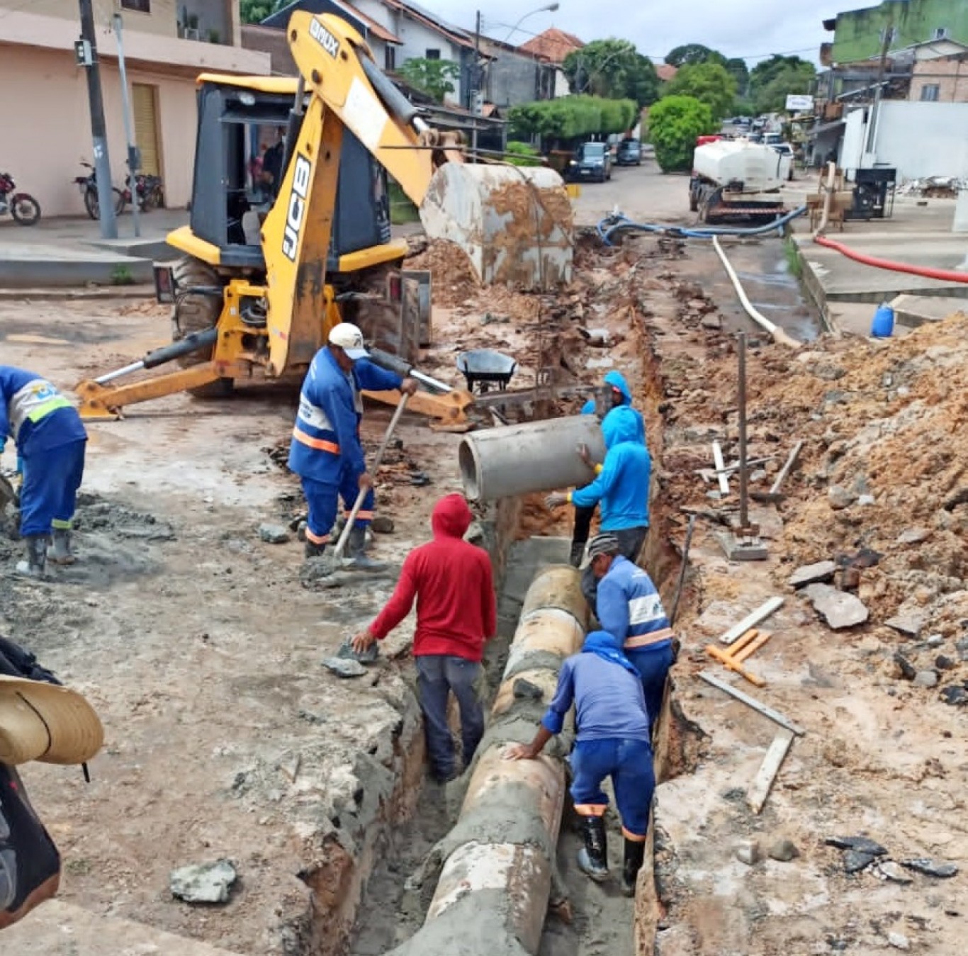 Prefeitura implanta rede de drenagem na Avenida Tapajós para minimizar alagamentos