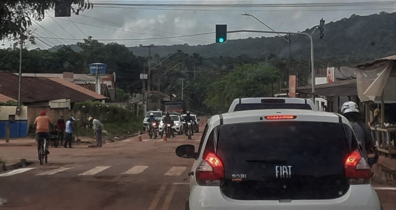 No Santo André, Prefeitura implanta sinalização semafórica no cruzamento da Avenida Turiano Meira com a Rua Sol Nascente
