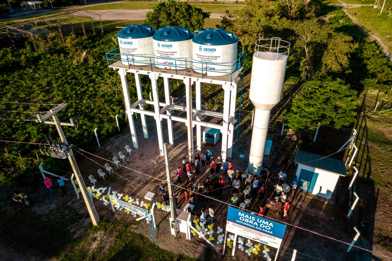 Obra histórica: Moradores do bairro Pajurá, no Distrito de Curuai, comemoram novo sistema de abastecimento de água