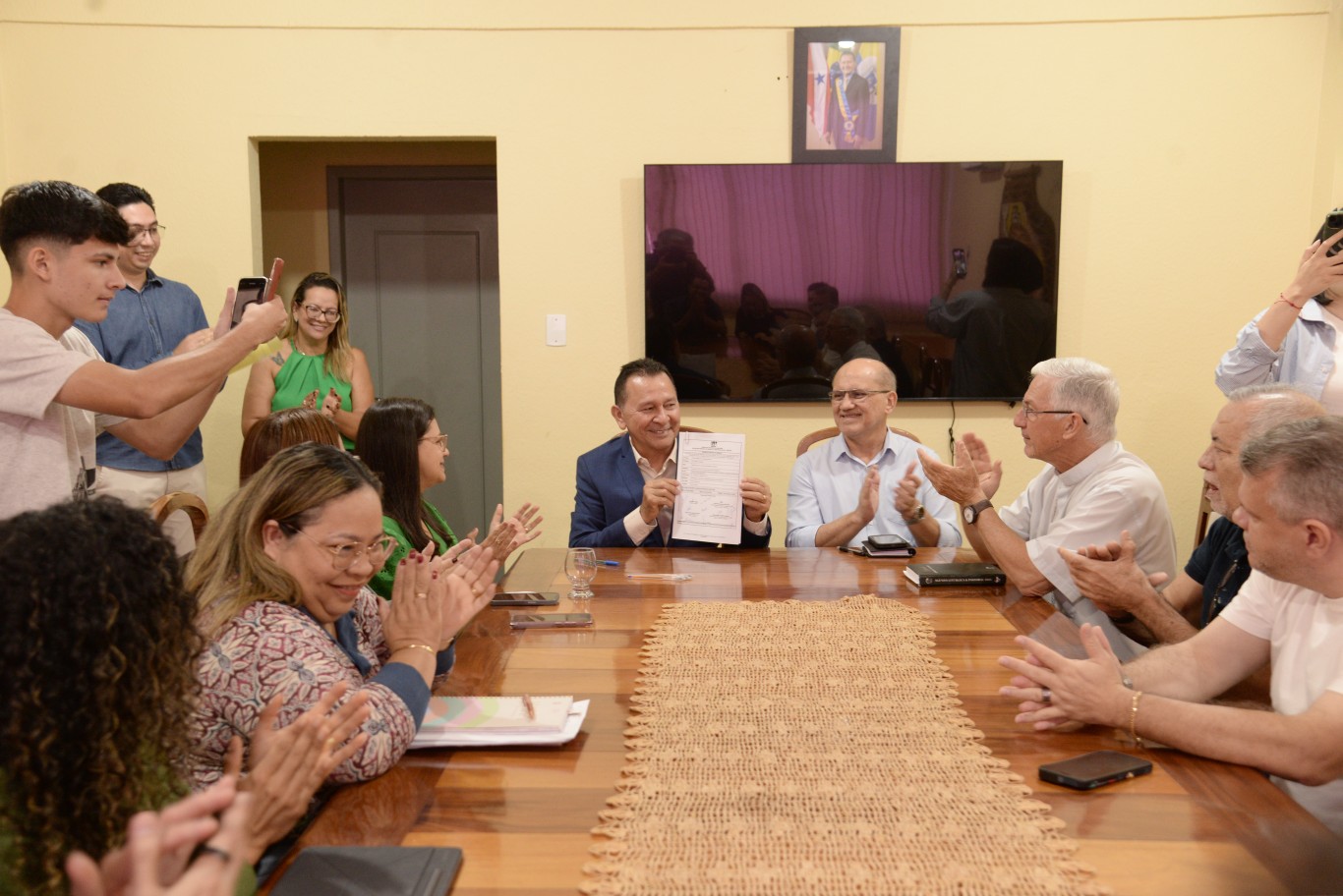Prefeito assina Ordem de Serviço para construção de Casa de Acolhimento para Crianças e Adolescentes
