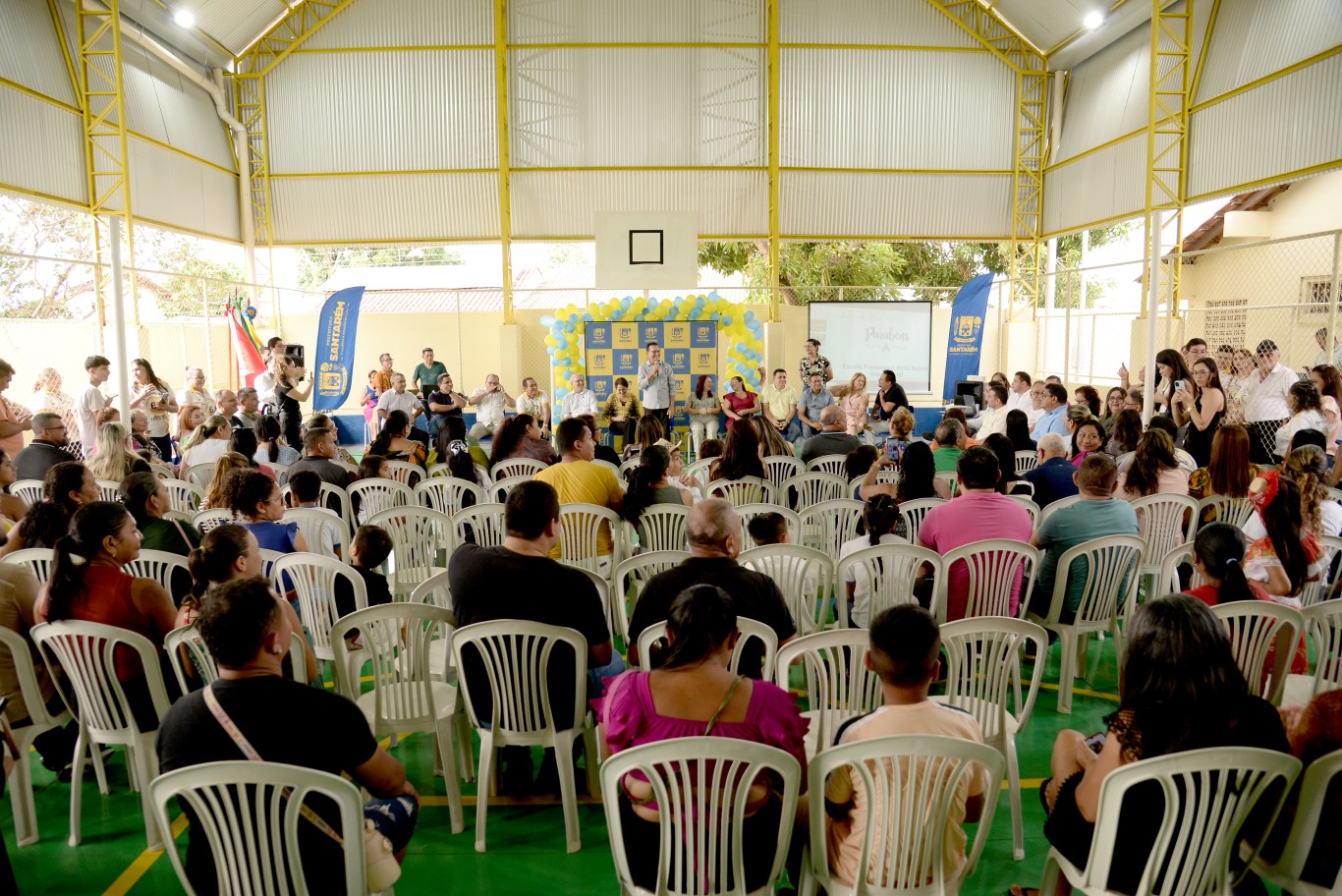 Imagem de Na Conquista, mais de 400 alunos são beneficiados com entrega da quadra coberta da Escola Ecila Nobre