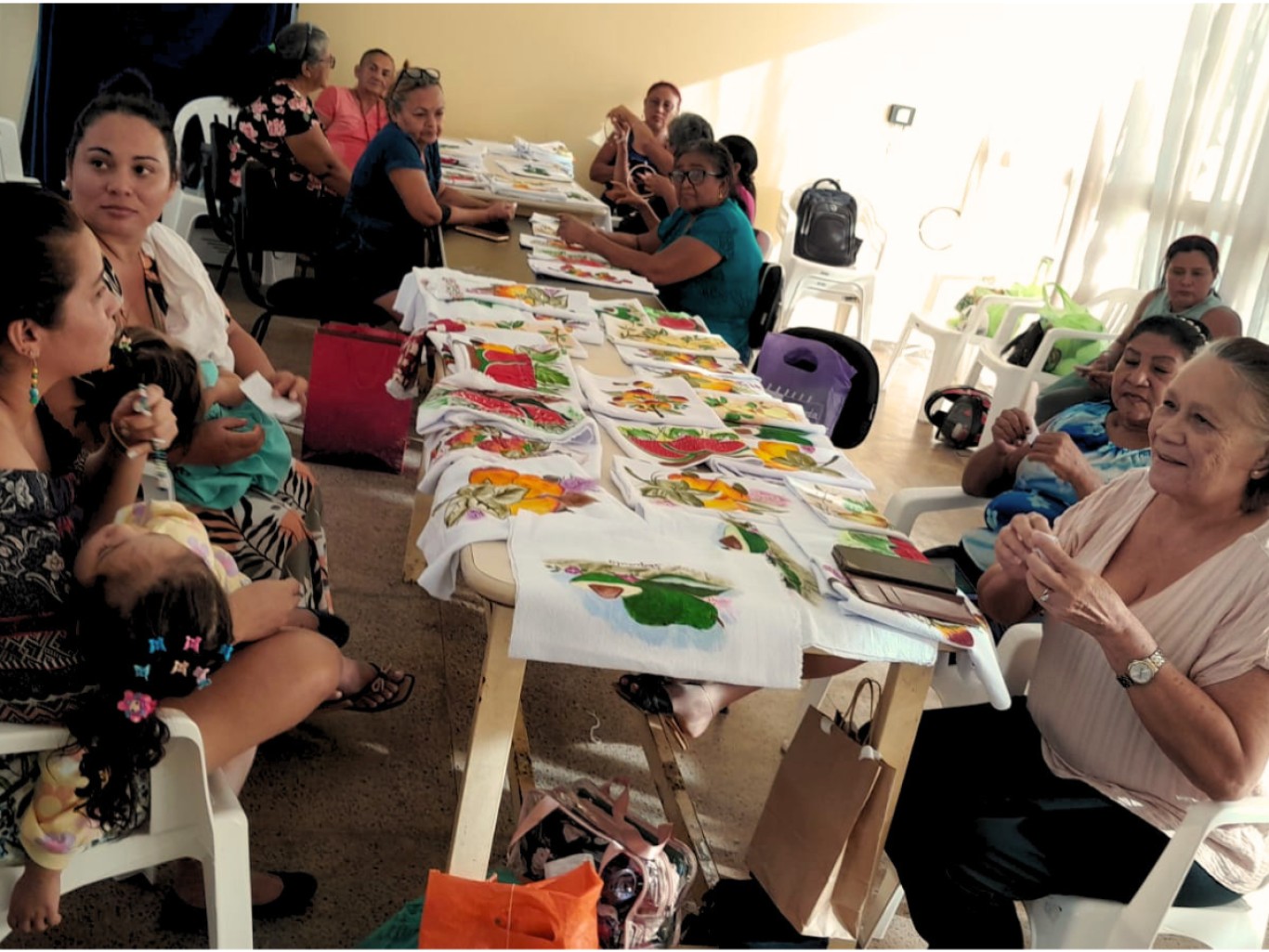 Curso de pintura transforma vidas e fortalece autonomia de mulheres em Santarém