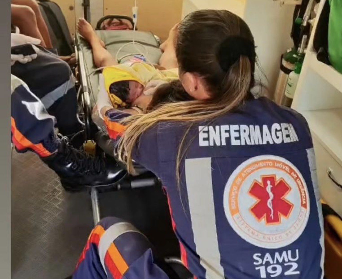 Samu alerta para riscos de engasgo em bebês e destaca importância de socorro imediato