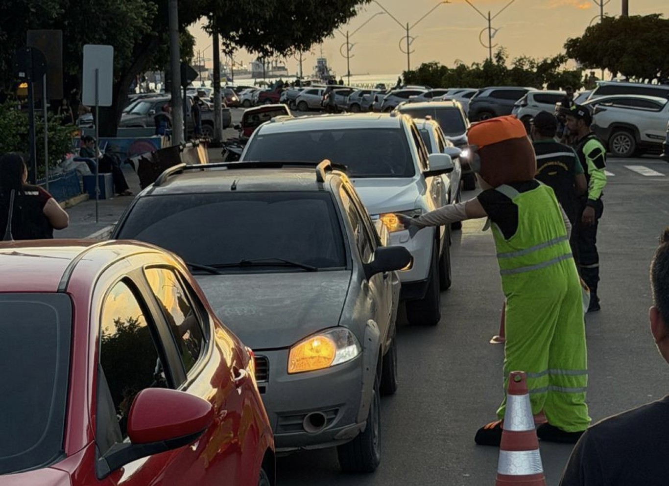 Blitz educativa na orla de Santarém marca o Dia Mundial da Segurança e Saúde no Trabalho